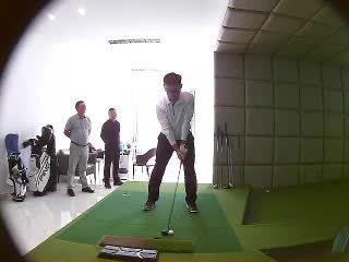 馬悅展
