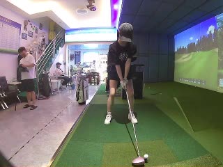 東莞明湖高爾夫商城高球館