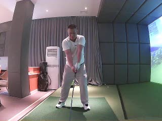 昆明何泽明高尔夫球馆