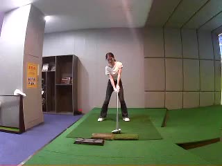玬