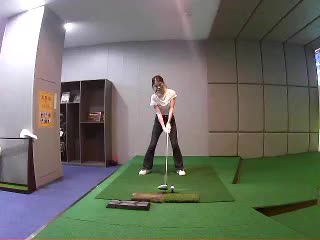 玬