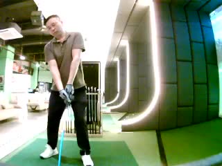 罗