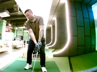罗
