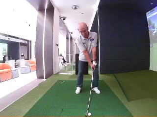 八月