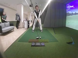 勤奮努力的美少女