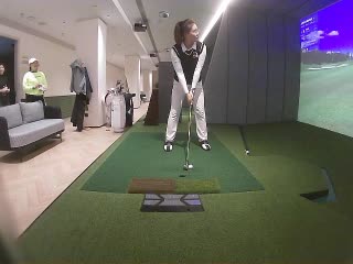 勤奮努力的美少女