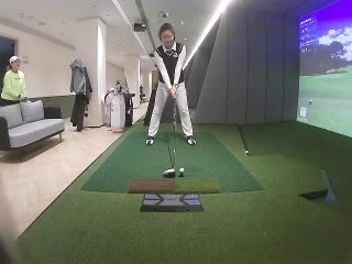 勤奮努力的美少女