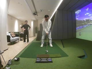 勤奮努力的美少女